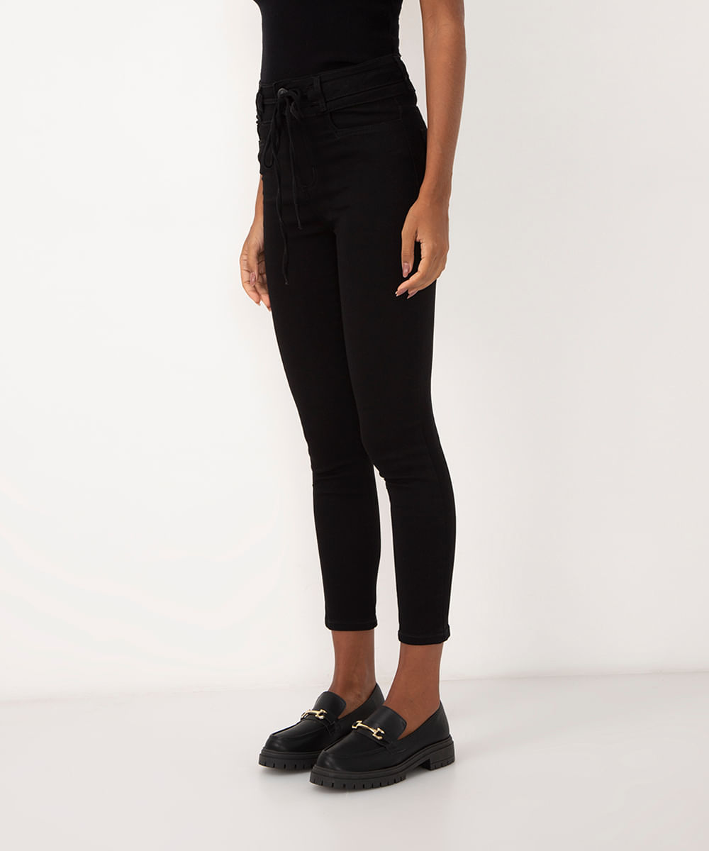 calça de sarja cigarrete cintura alta sawary preto