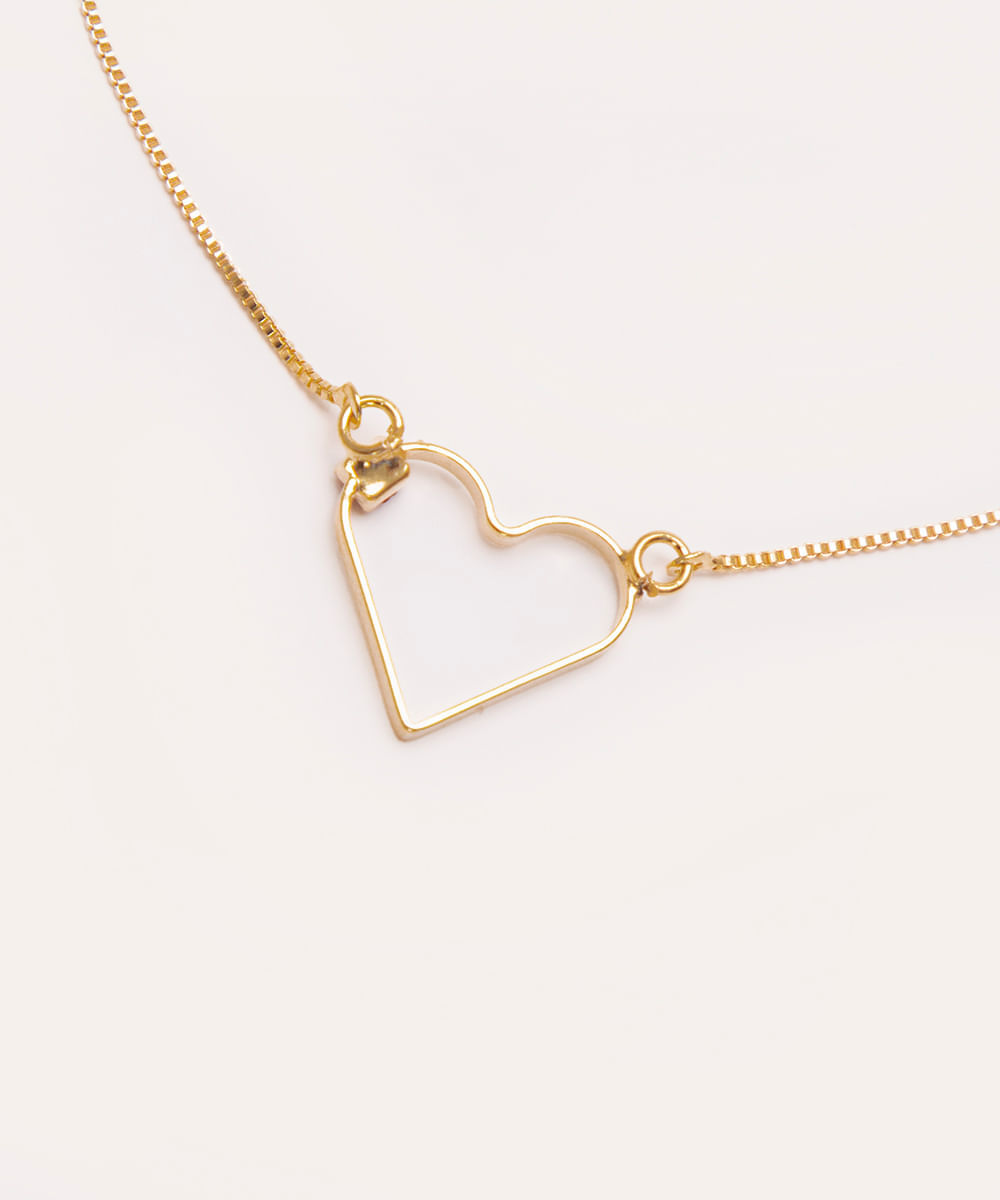 colar com pingente coração dourado