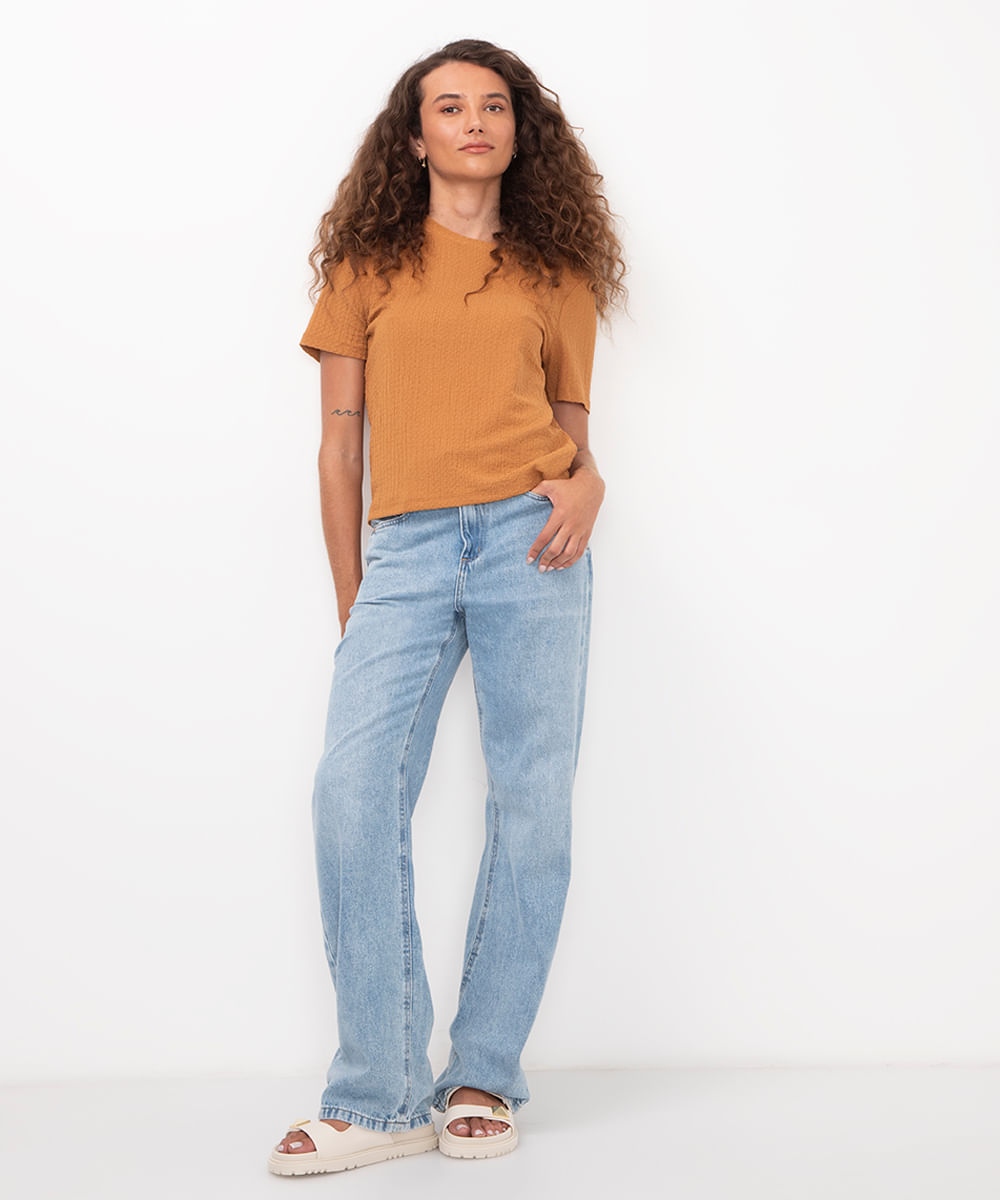 blusa texturizada manga curta marrom