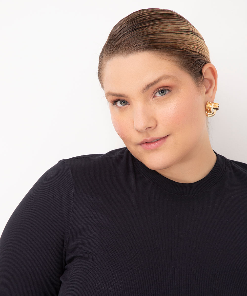 blusa de viscose canelada plus size preta