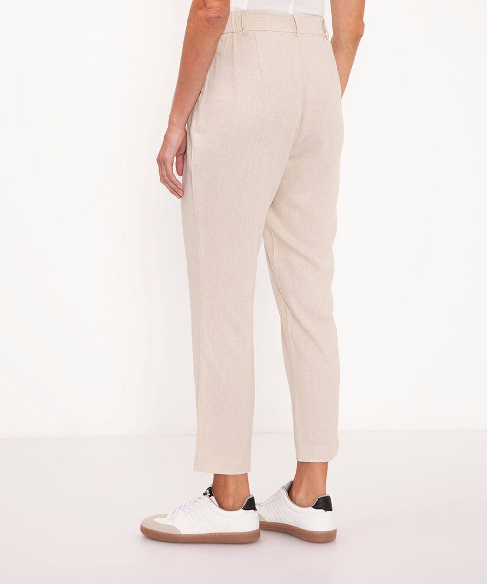 calça carrot com linho cintura alta bege