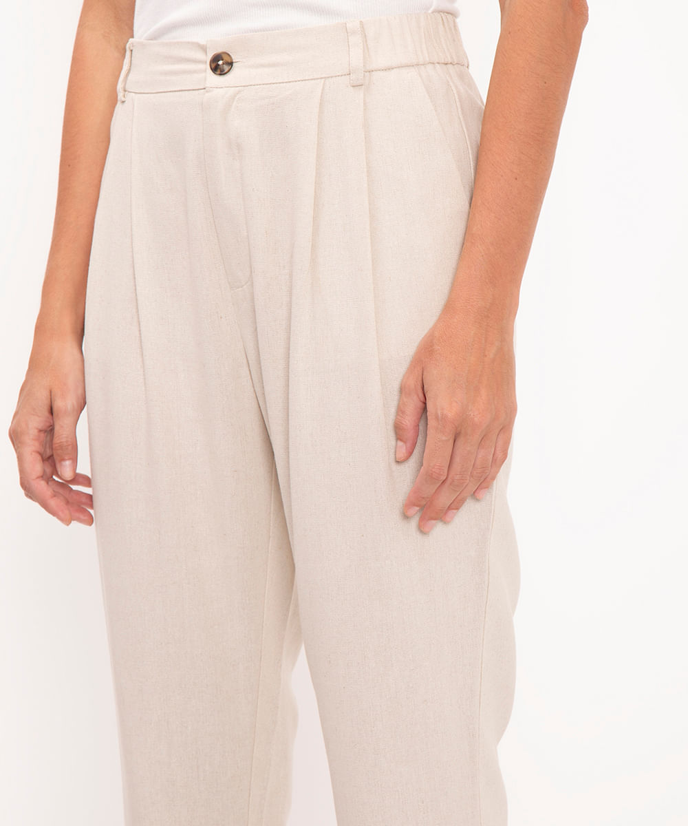 calça carrot com linho cintura alta bege