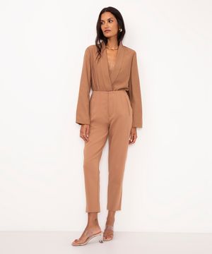 calça alfaiataria cintura alta com pences - caramelo
