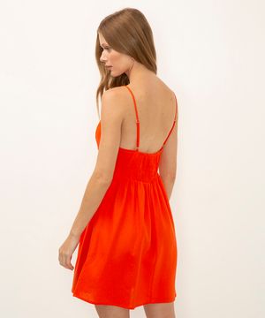 vestido curto com linho alça fina laranja