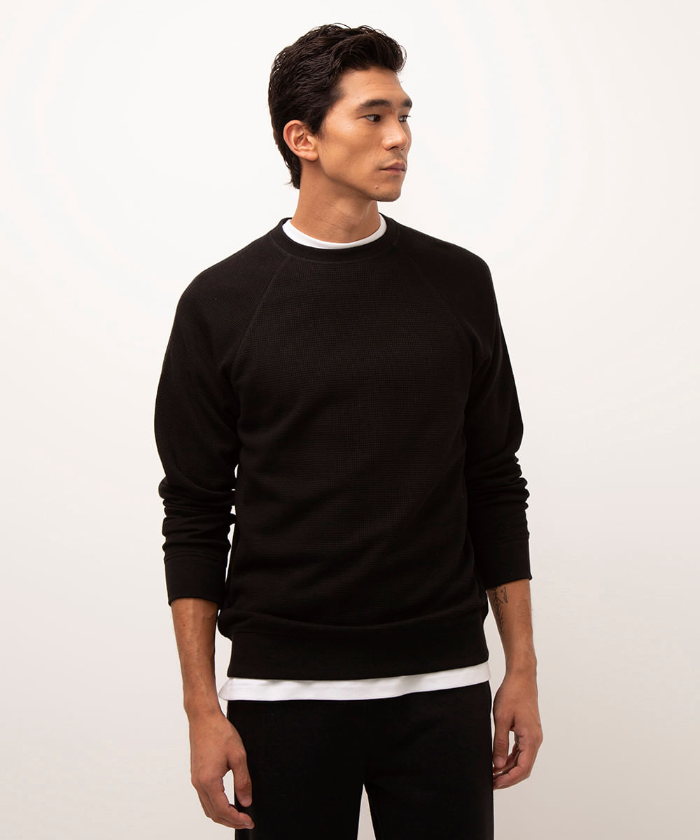 suéter texturizado manga longa raglan preto
