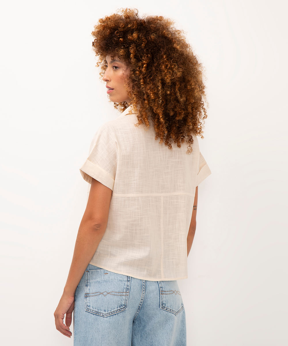 camisa de algodão com bolso manga curta bege