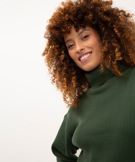 suéter de tricot canelado cropped gola alta - verde escuro