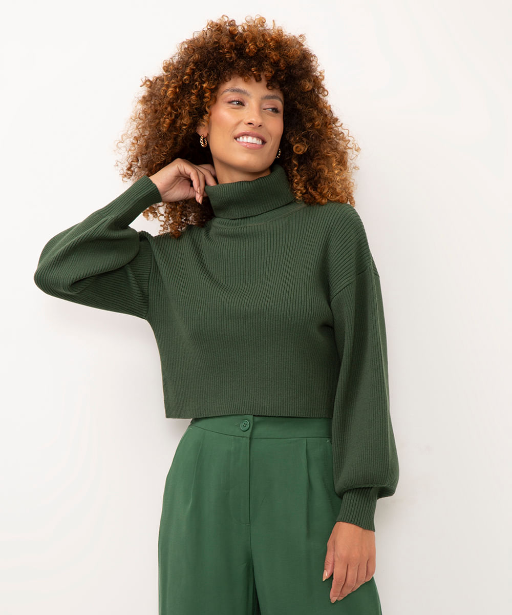 suéter de tricot canelado cropped gola alta - verde escuro