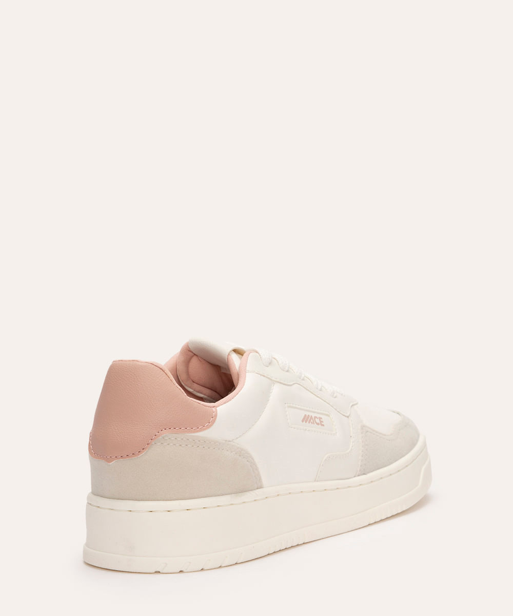 tênis casual com recorte off white