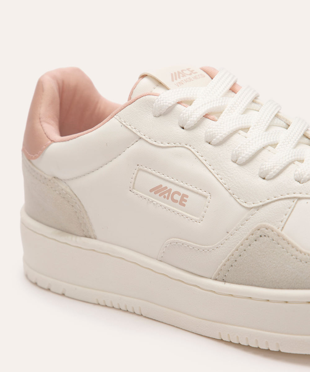 tênis casual com recorte off white