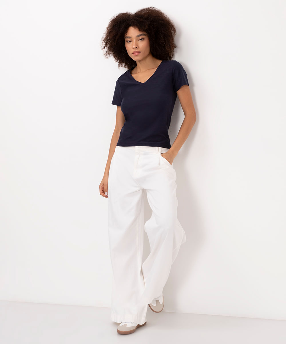 camiseta de algodão peruano decote v - azul marinho