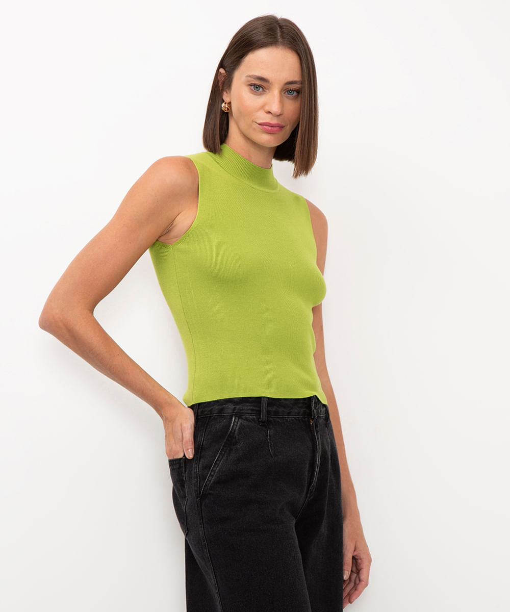 <em>Cropped</em> verde com gola alta, da C&A