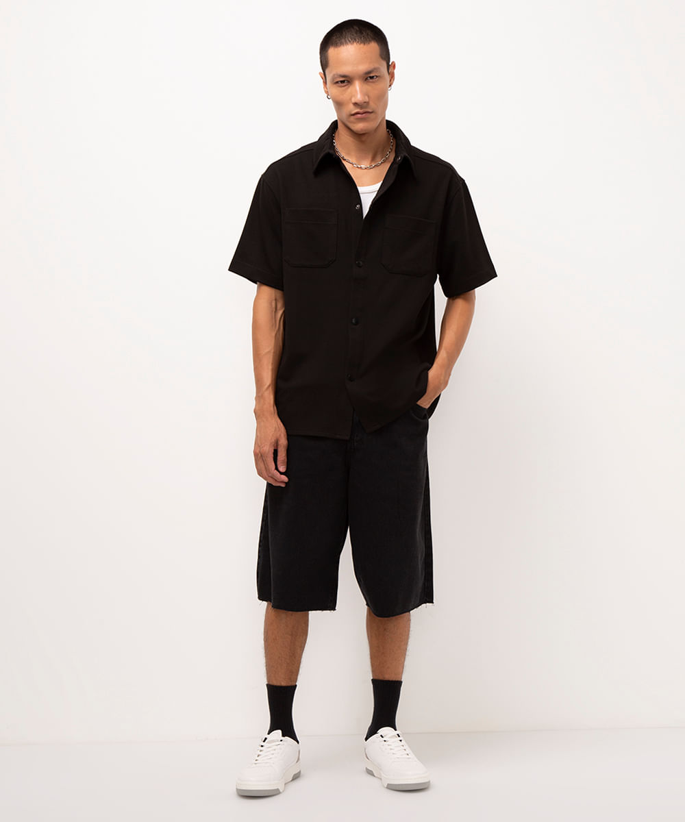 camisa manga curta com bolso preto