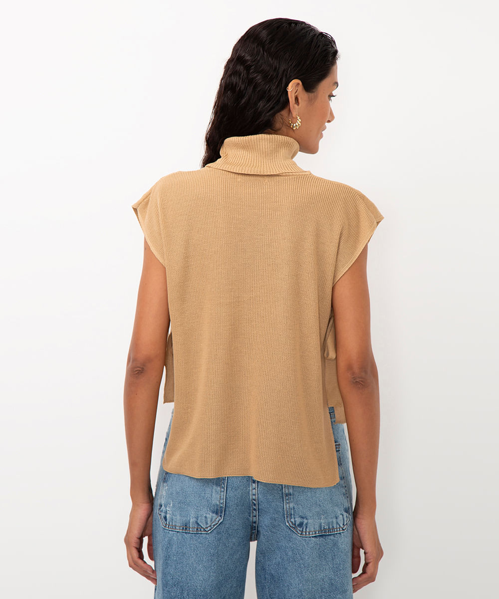blusa de tricot com amarração gola alta bege