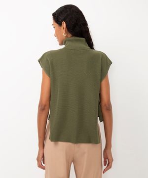 blusa de tricot com amarração gola alta verde