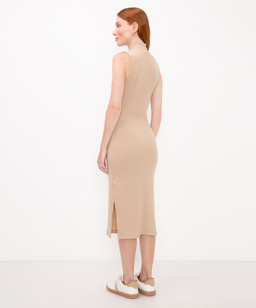 vestido midi canelado com fenda bege