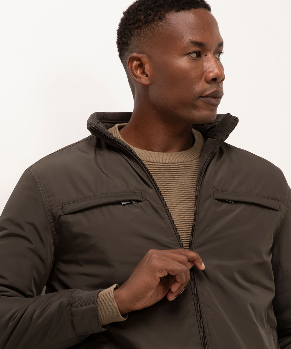 jaqueta puffer gola alta verde militar