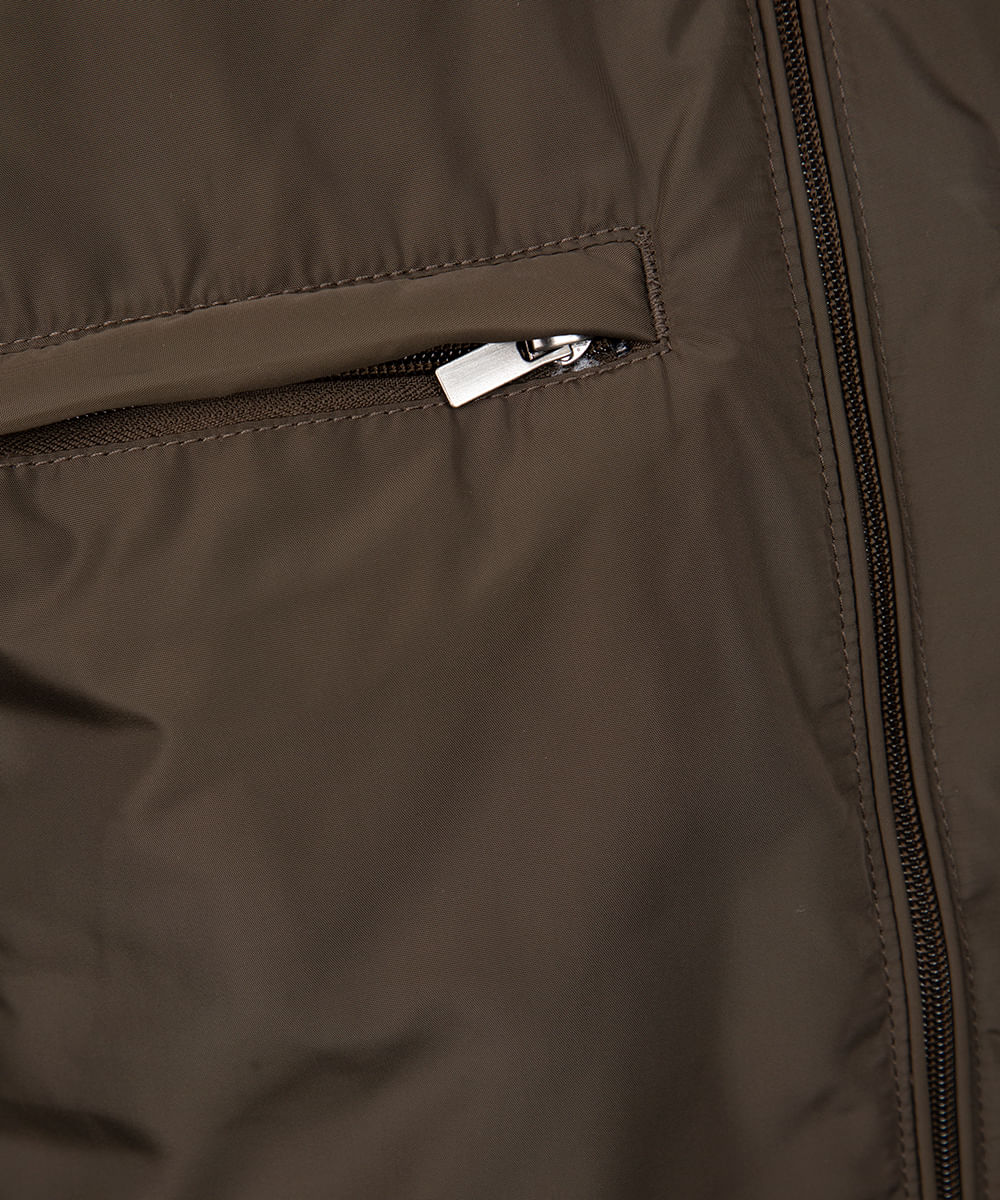 jaqueta puffer gola alta verde militar