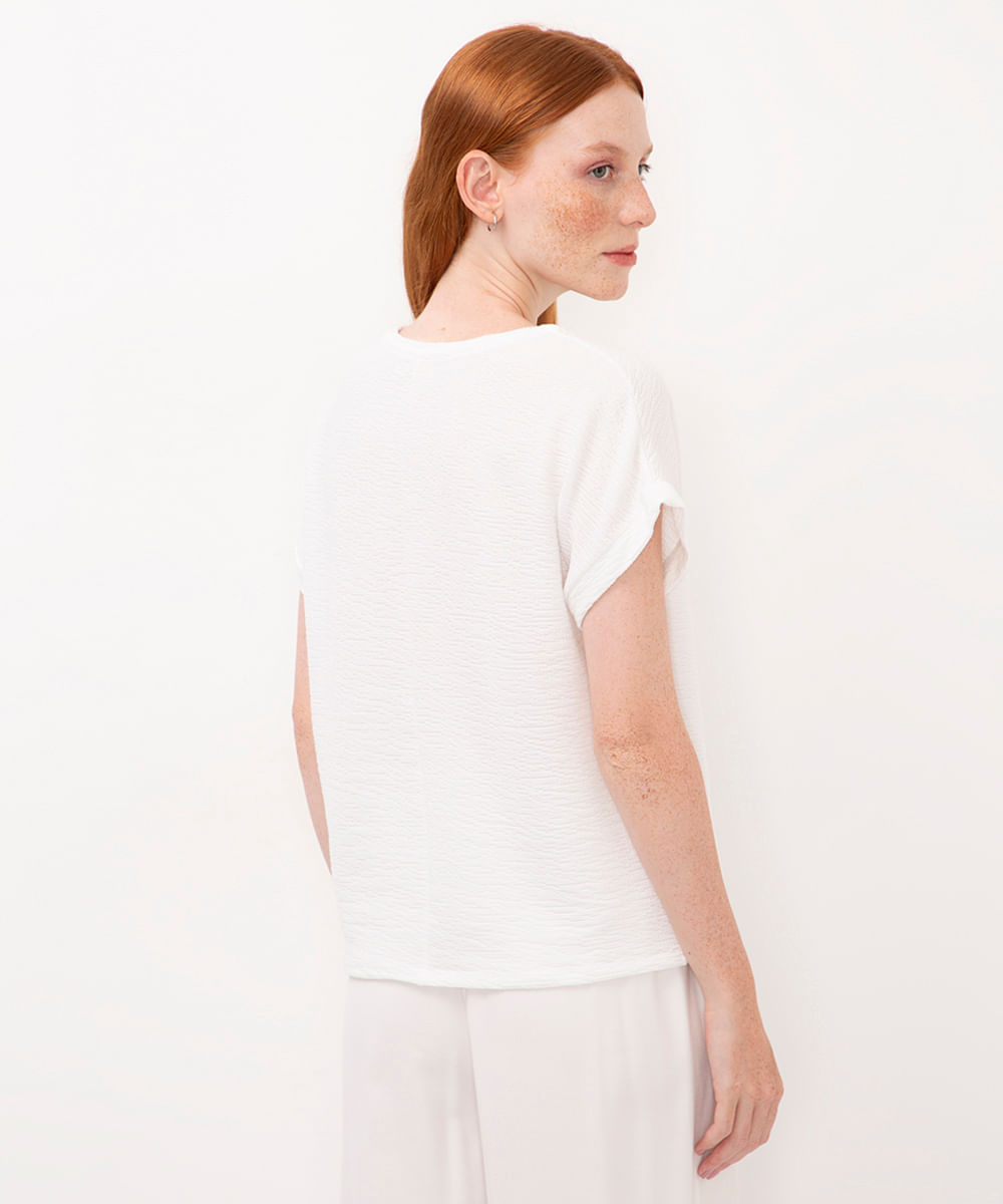 blusa texturizada manga curta off white