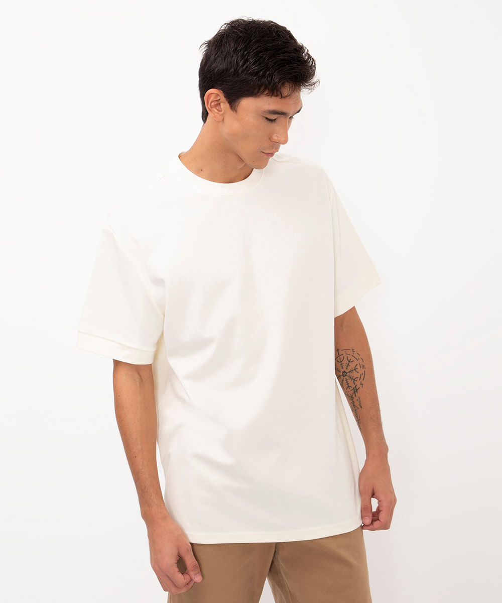 camiseta oversized manga curta off white