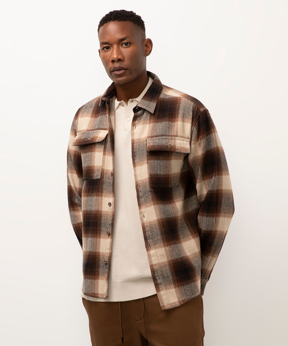 camisa flanelada xadrez marrom