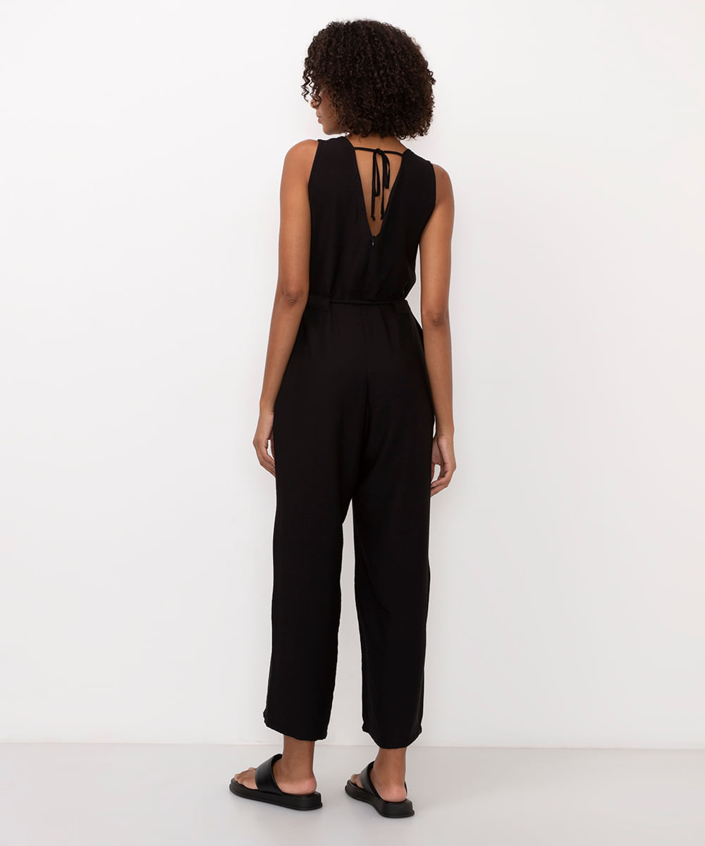 macacão de viscose com cinto preto