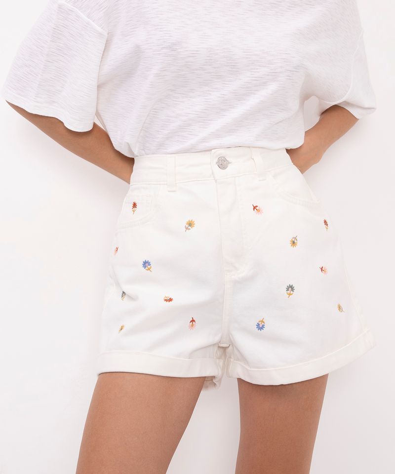 short de sarja mom alta bordado off white - C&A