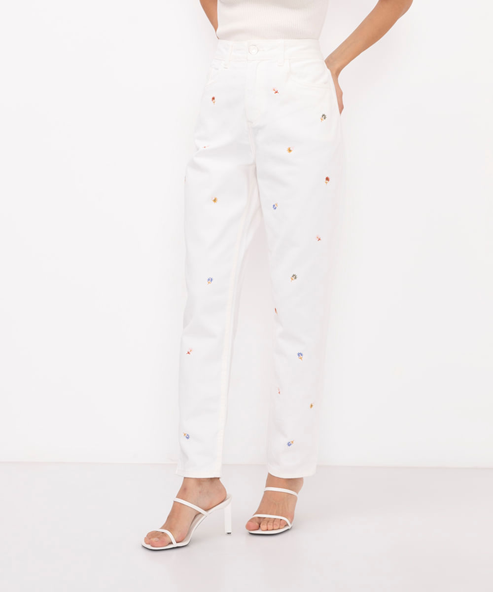 calça jeans mom cintura super alta bordada flores off white