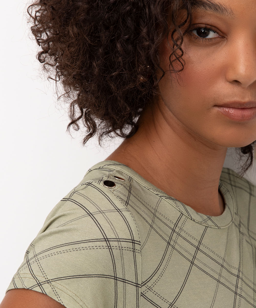 blusa de viscose quadriculada com botões verde