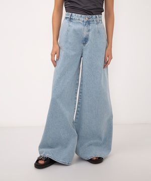 calça jeans super wide leg com pregas cintura alta azul