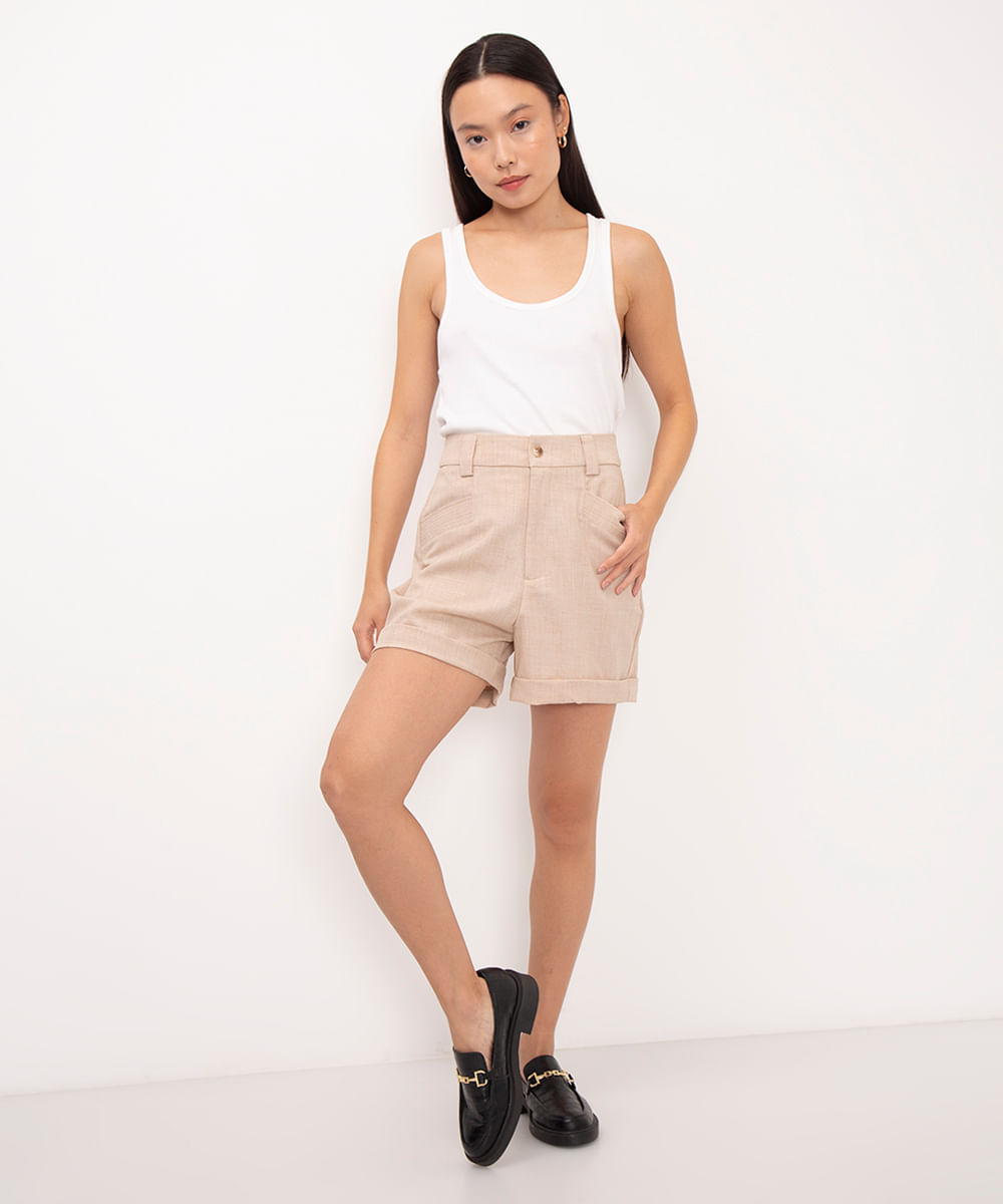 short alfaiataria com bolsos bege