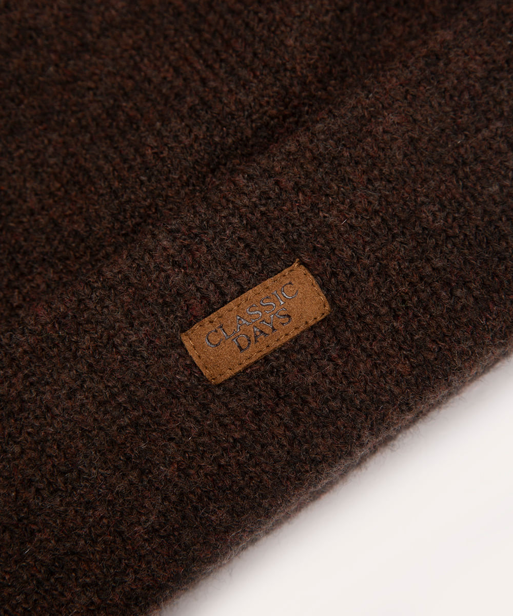 gorro de tricot com dobra texturizado marrom