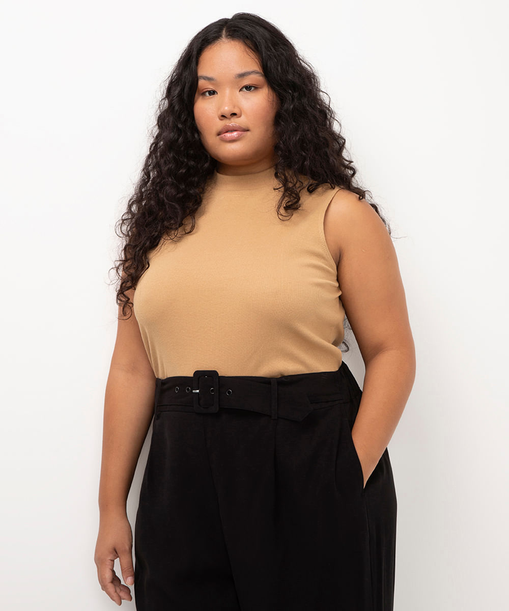 regata plus size gola alta bege