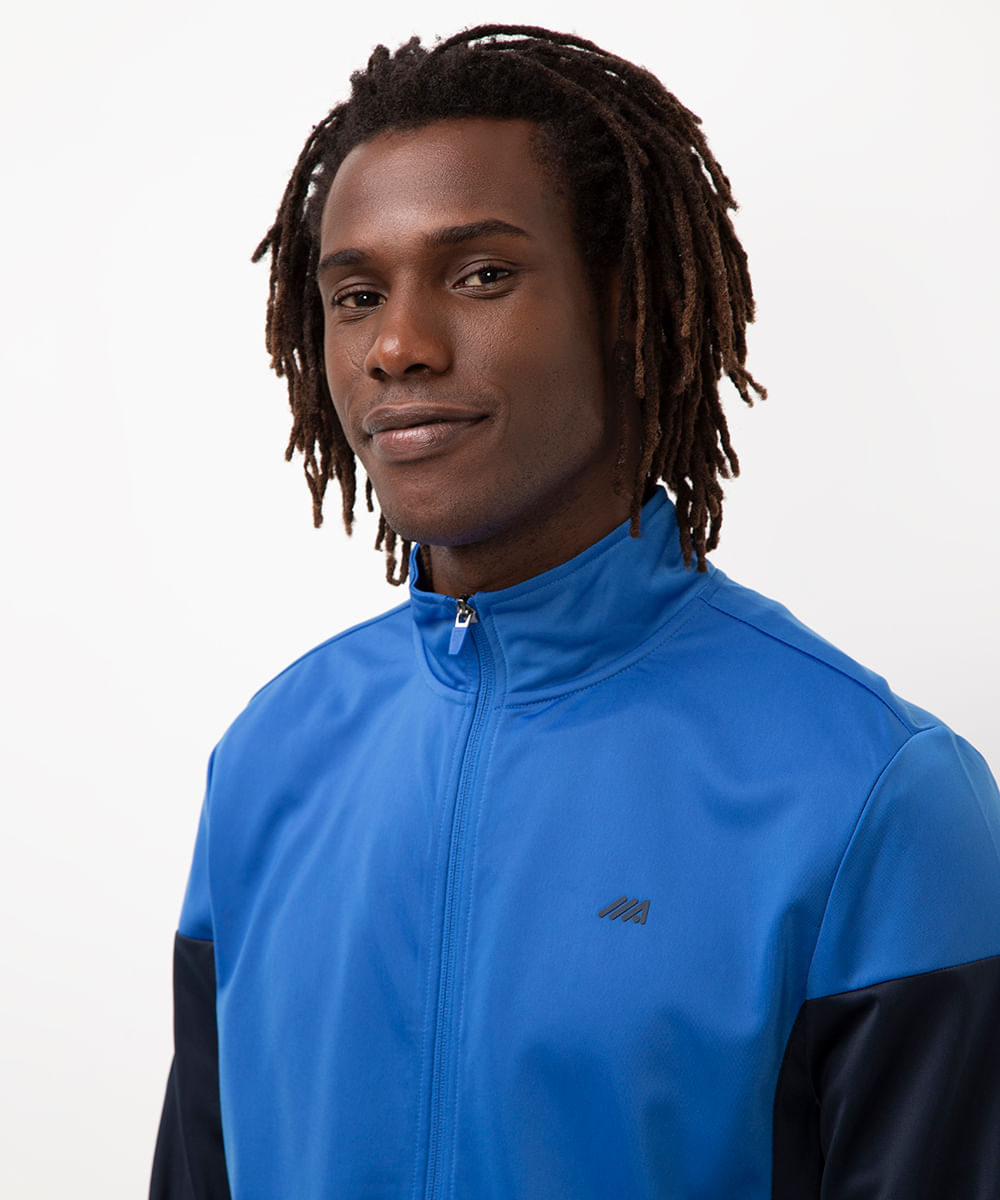 jaqueta esportiva com recortes azul