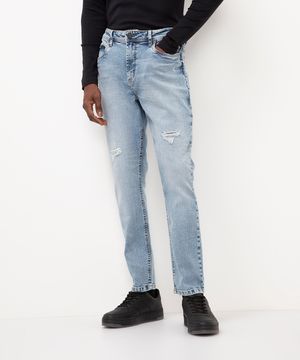 calça jeans reta com desfiado azul escuro