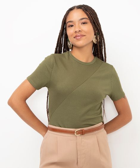 blusa de viscose canelada com recorte manga curta  verde
