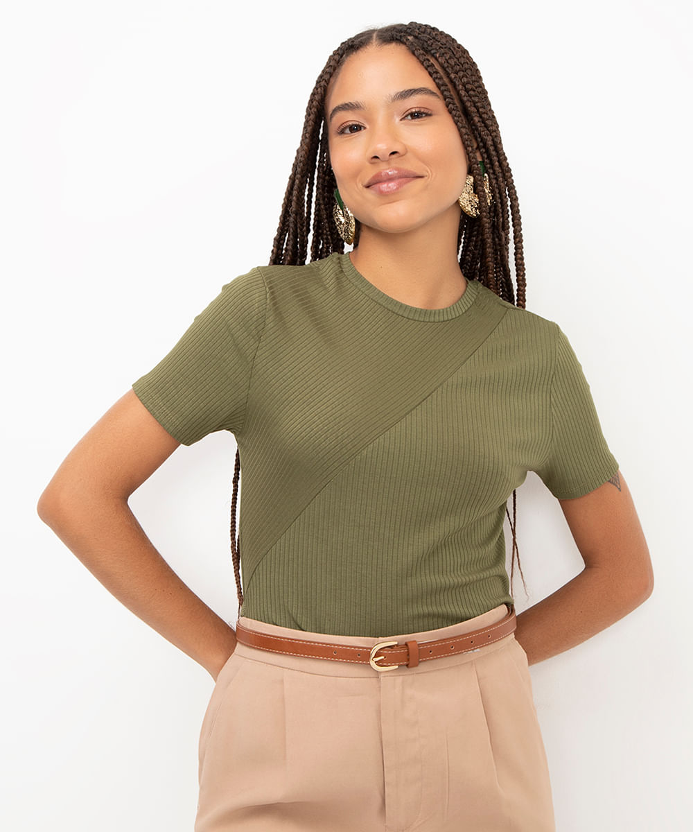 blusa de viscose canelada com recorte manga curta  verde