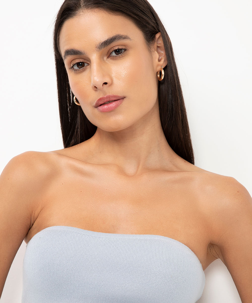 blusa tricot decote reto sem alça azul