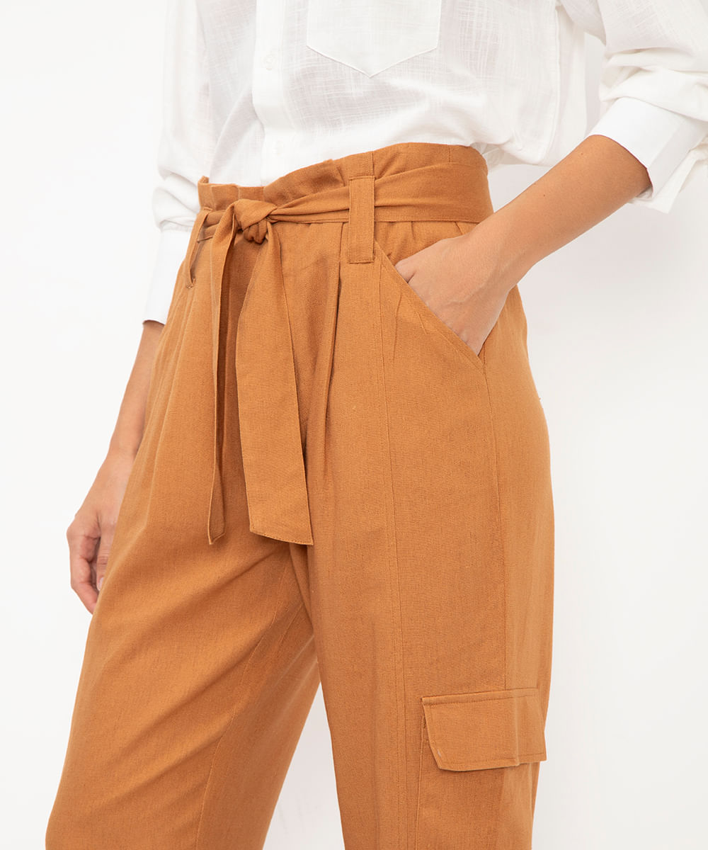 calça cargo com linho cintura alta bege