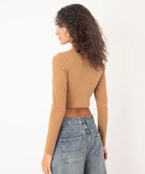 cropped de viscose canelado manga longa gola alta caramelo