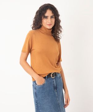 blusa tricot gola alta caramelo