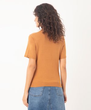 blusa tricot gola alta caramelo