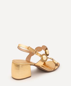 sandália metalizada salto bloco com metais oneself dourada