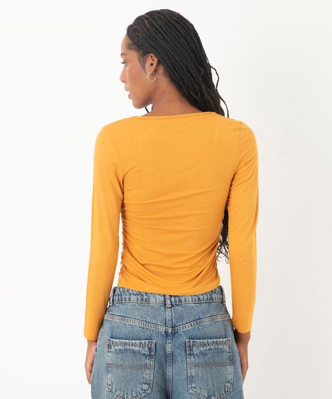 blusa de viscose com franzido marrom