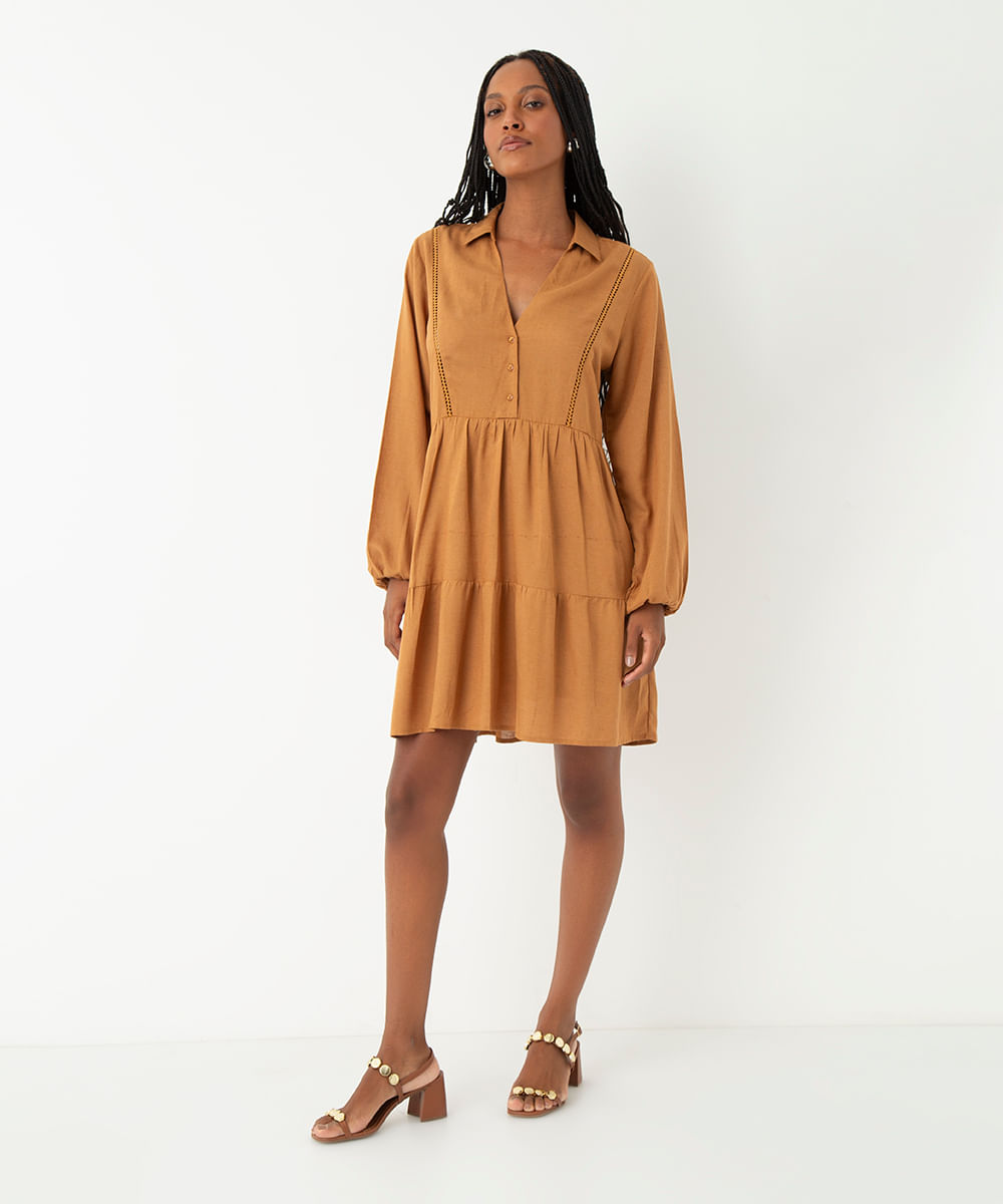 vestido com linho curto manga longa - marrom