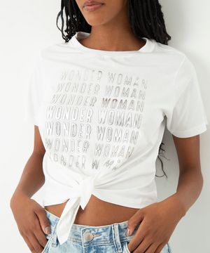 camiseta de algodão manga curta com nó mulher maravilha off white