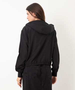 jaqueta corta vento com capuz preta