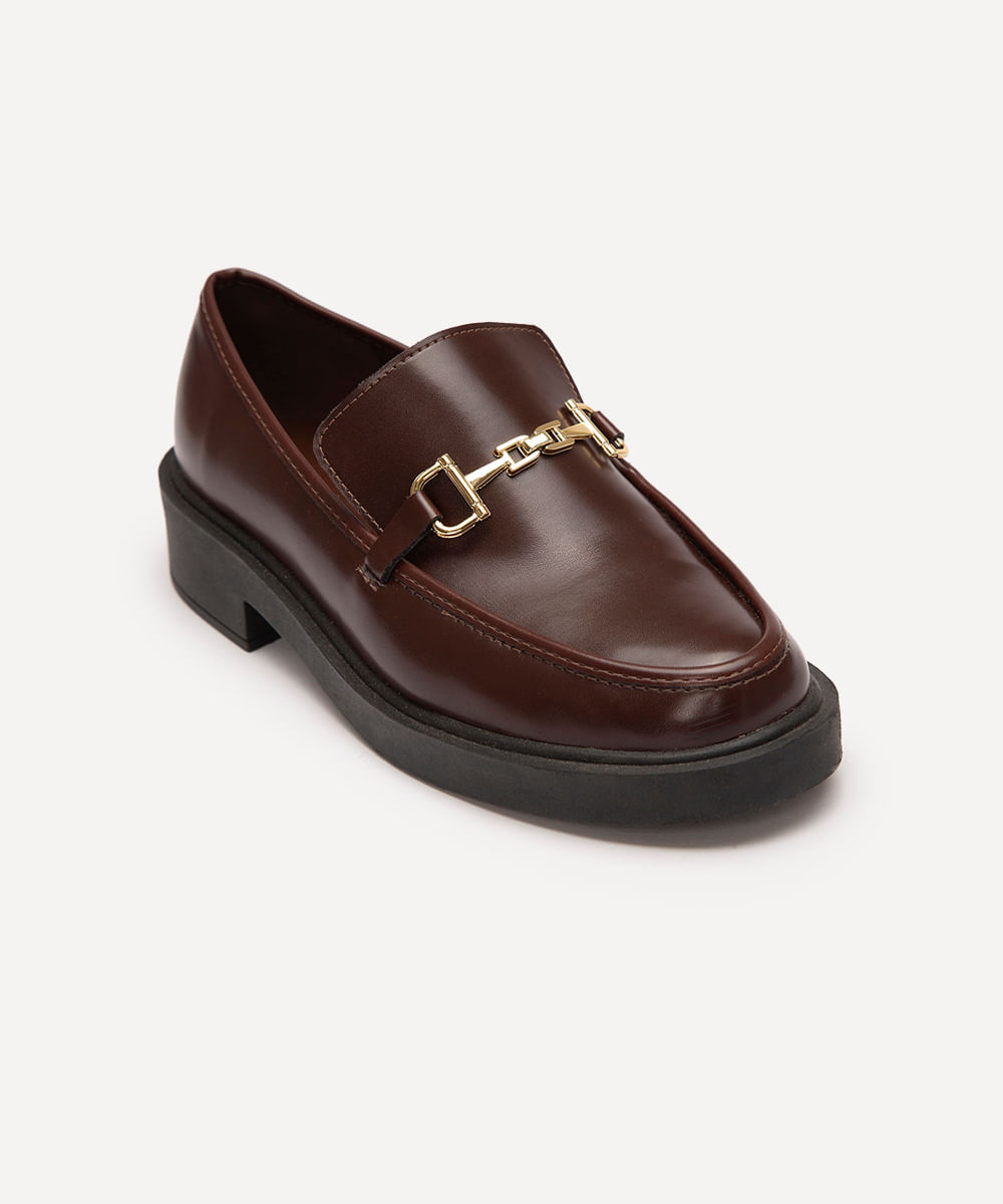 mocassim com fivela marrom