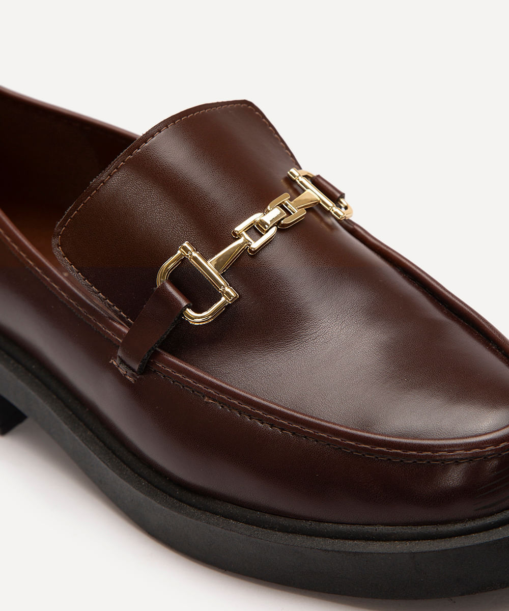 mocassim com fivela marrom