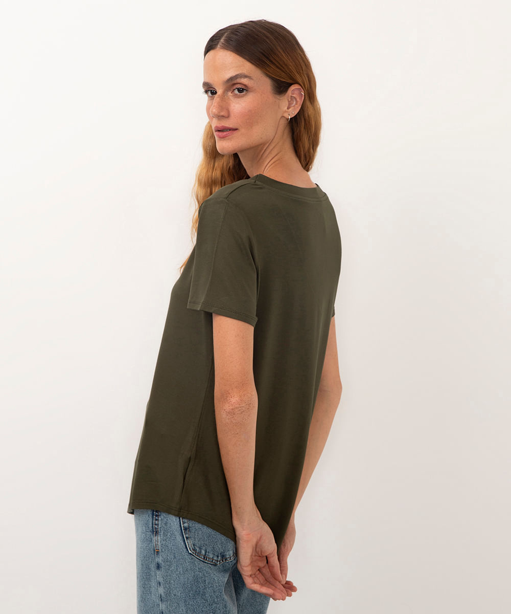 camiseta básica gola v verde